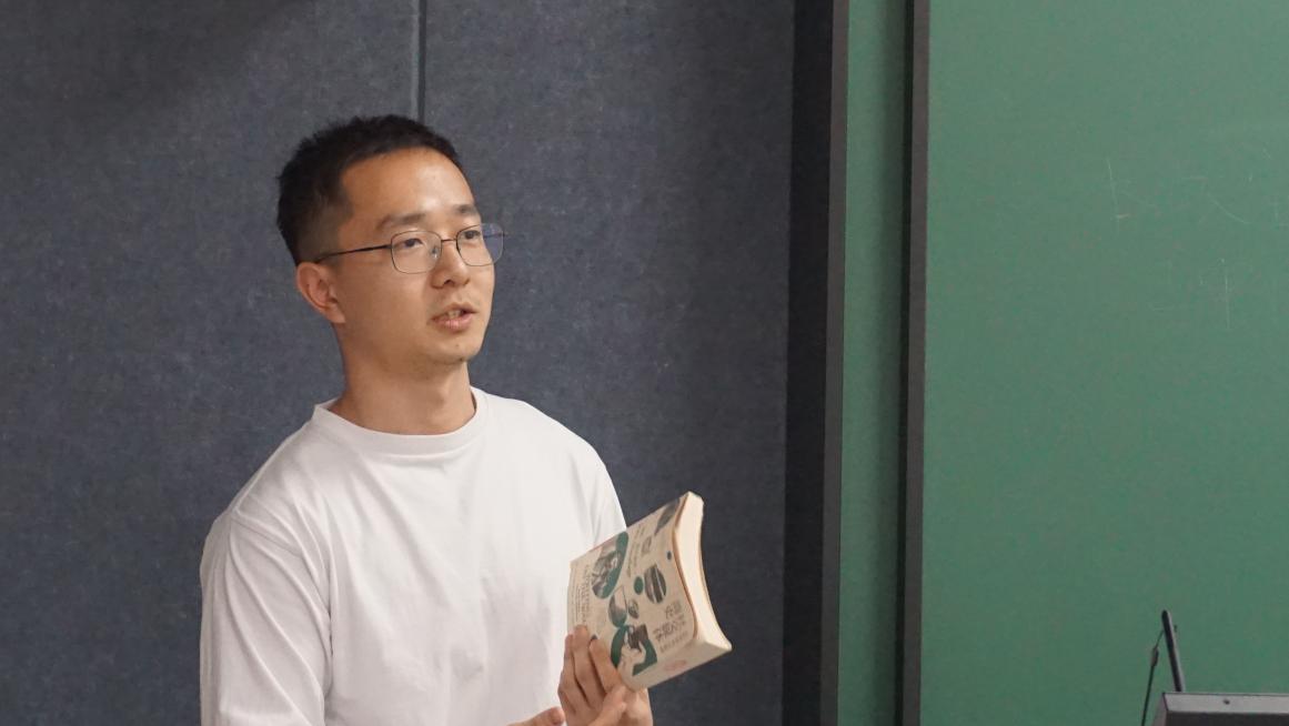 5AA893B8-C460-41D4-811E-D88852A70F83